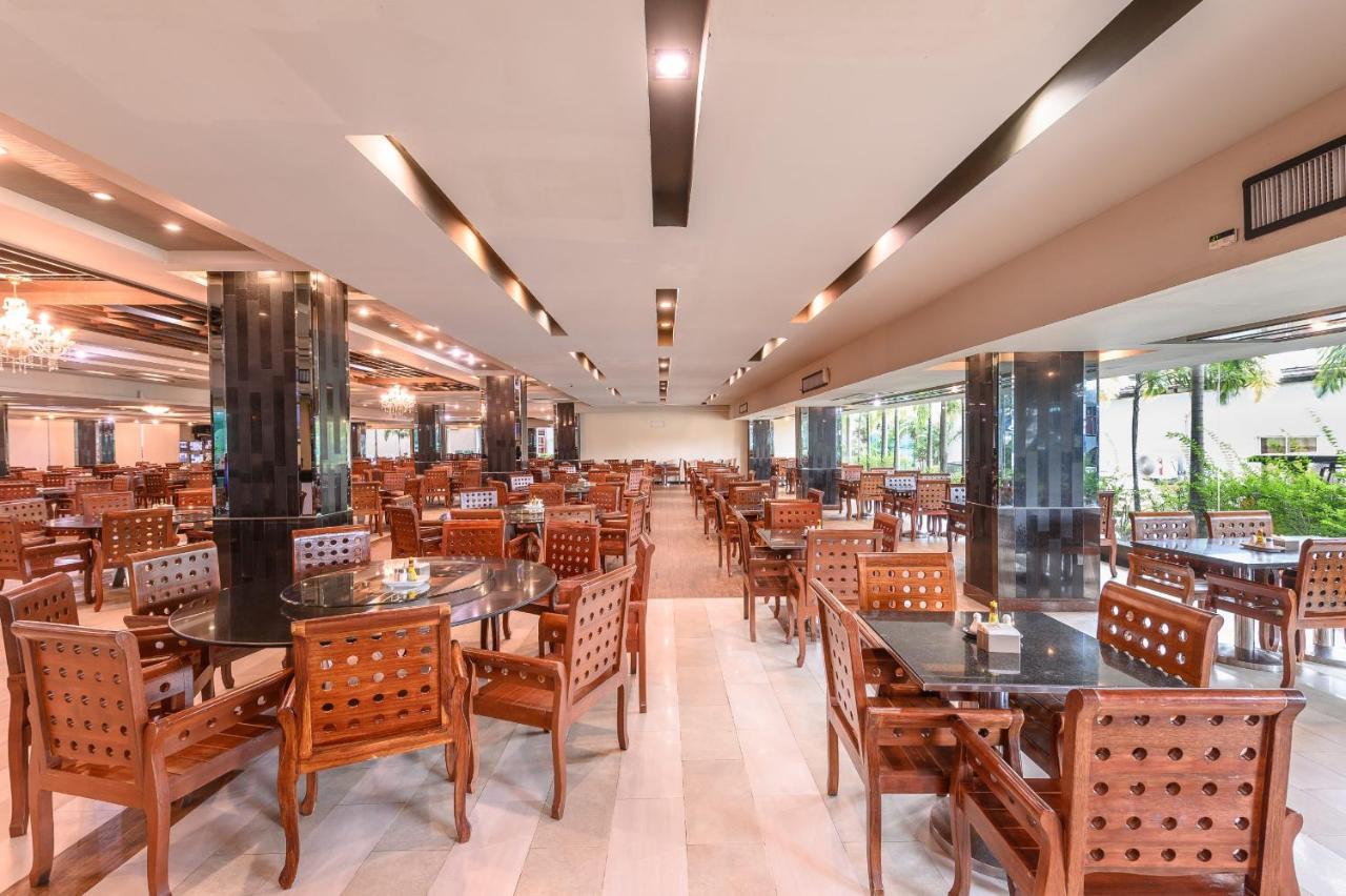 Ease Jomtien Hotel エクステリア 写真