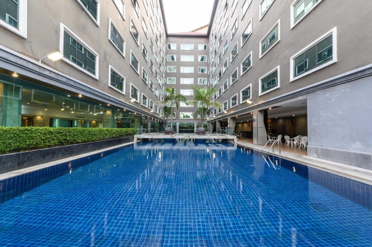 Ease Jomtien Hotel エクステリア 写真