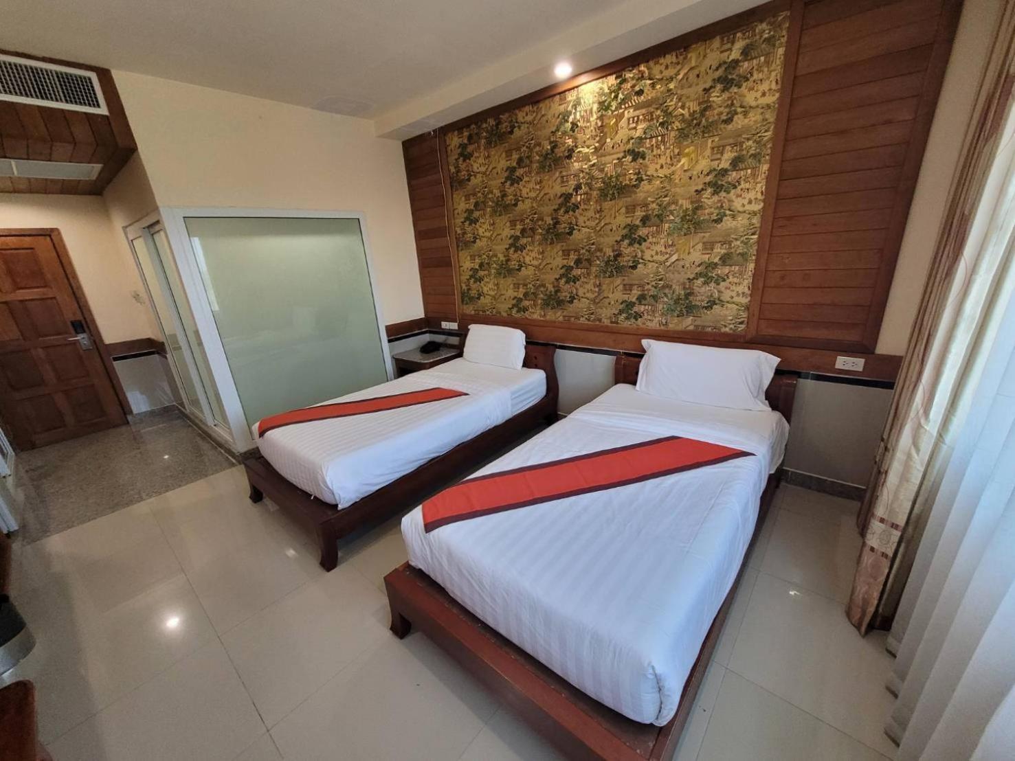 Ease Jomtien Hotel エクステリア 写真