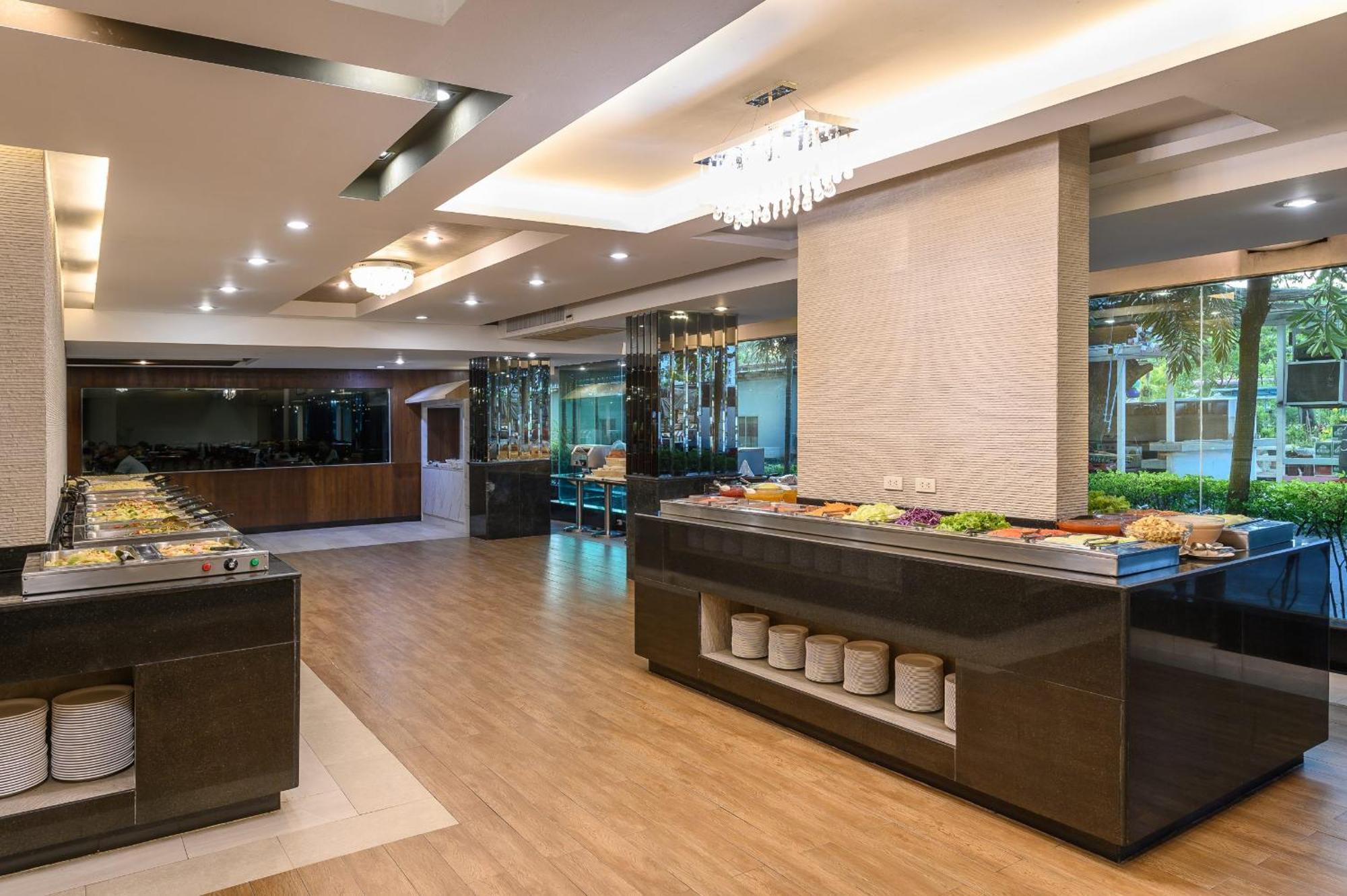 Ease Jomtien Hotel エクステリア 写真