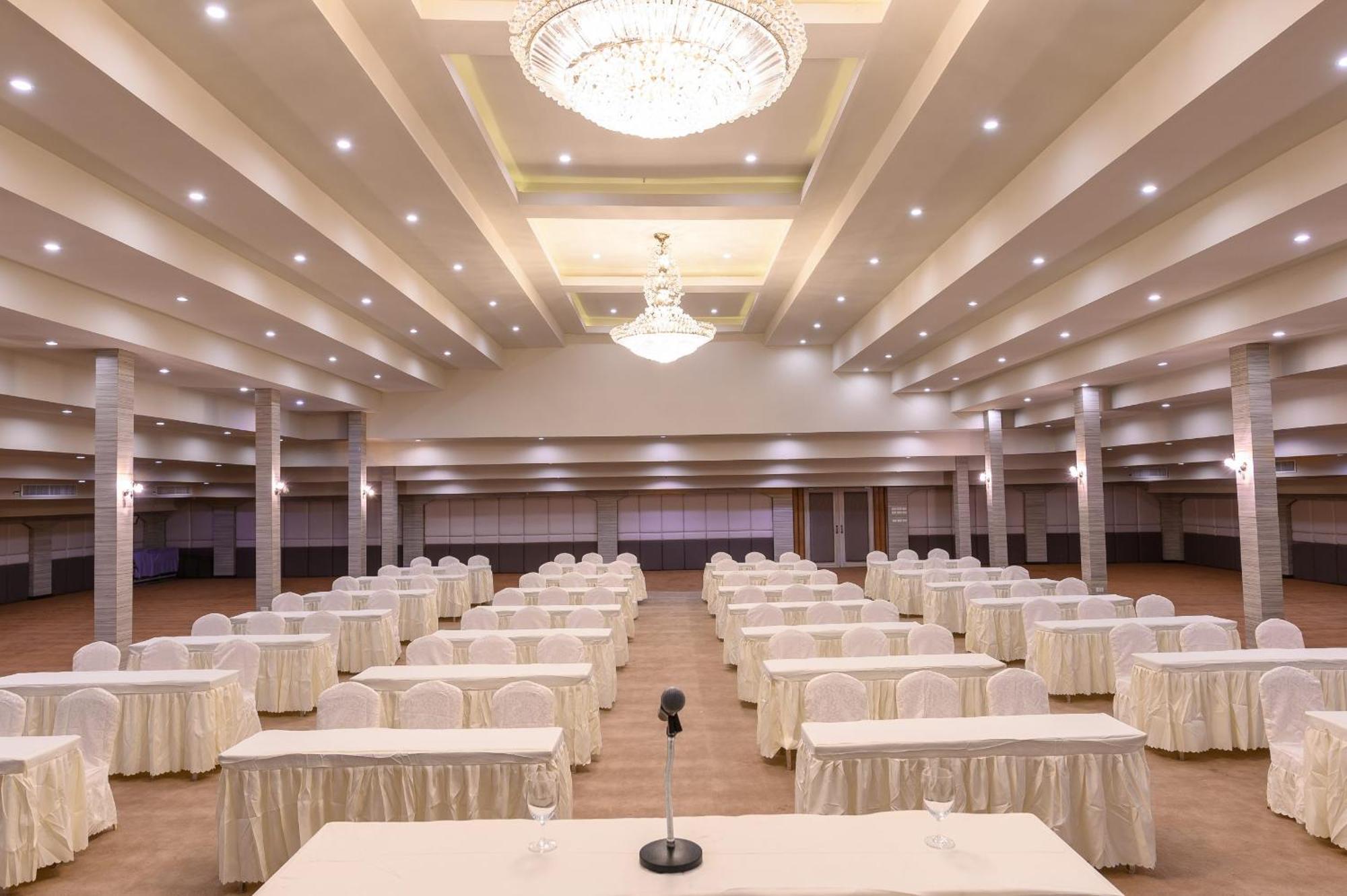 Ease Jomtien Hotel エクステリア 写真