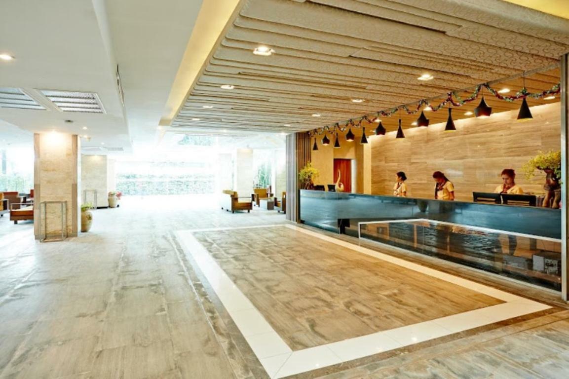Ease Jomtien Hotel エクステリア 写真