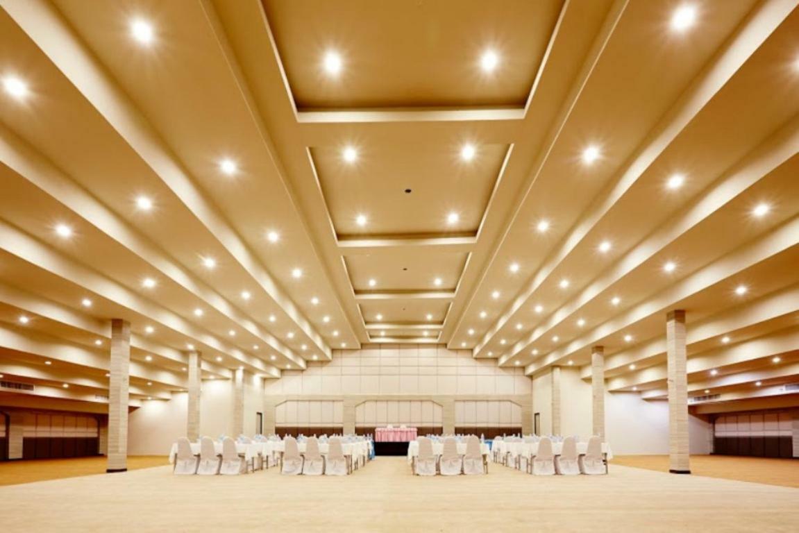 Ease Jomtien Hotel エクステリア 写真
