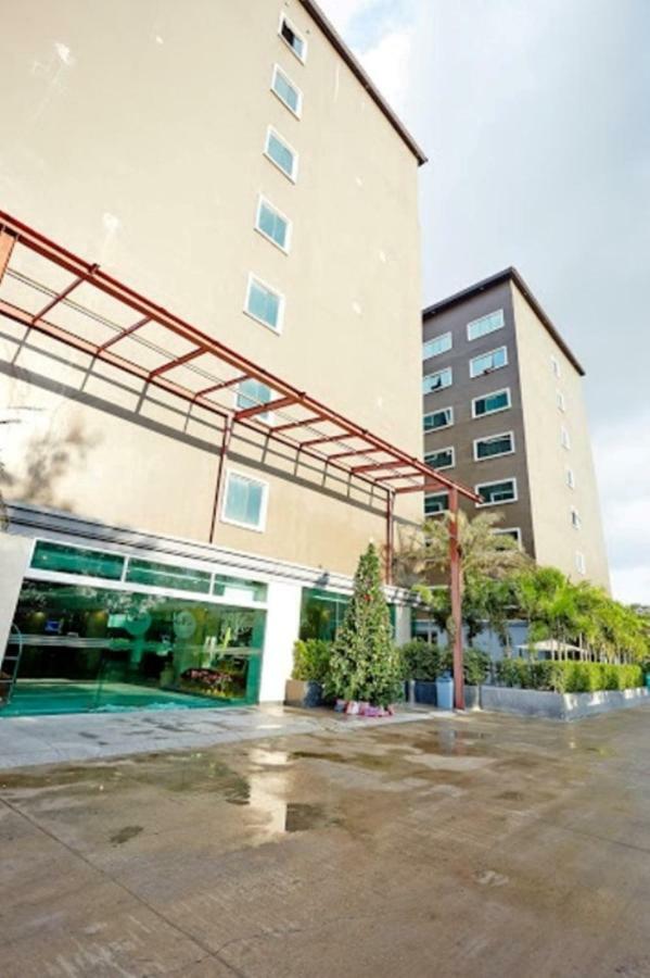 Ease Jomtien Hotel エクステリア 写真