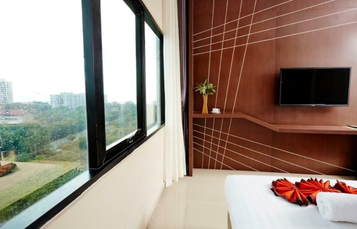 Ease Jomtien Hotel エクステリア 写真