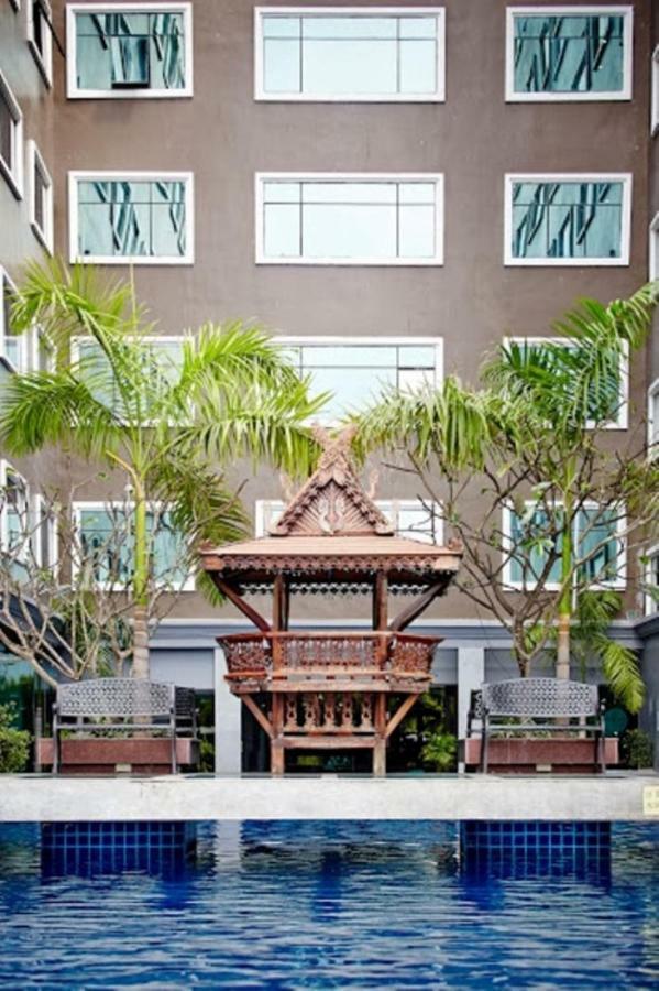 Ease Jomtien Hotel エクステリア 写真