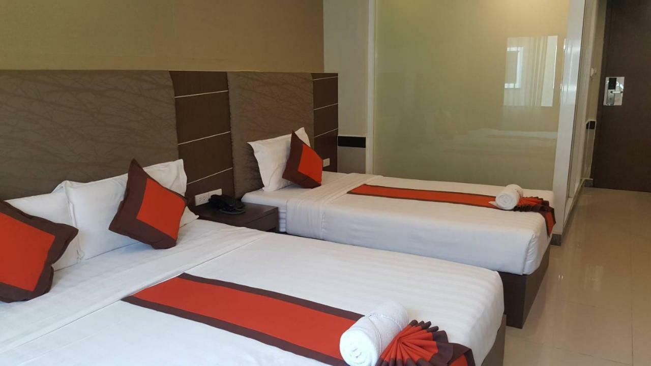 Ease Jomtien Hotel エクステリア 写真